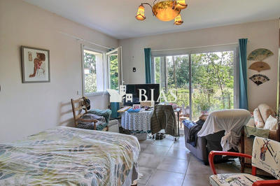 Maison contemporaine - 240 m² - 6 pièces