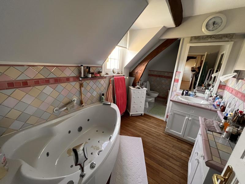 Corps de ferme - 166 m² - 7 pièces