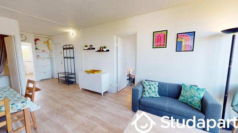 Chambre - 75 m² - 1 pièce