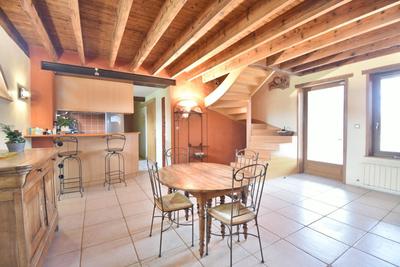 Maison - 230 m² - 9 pièces