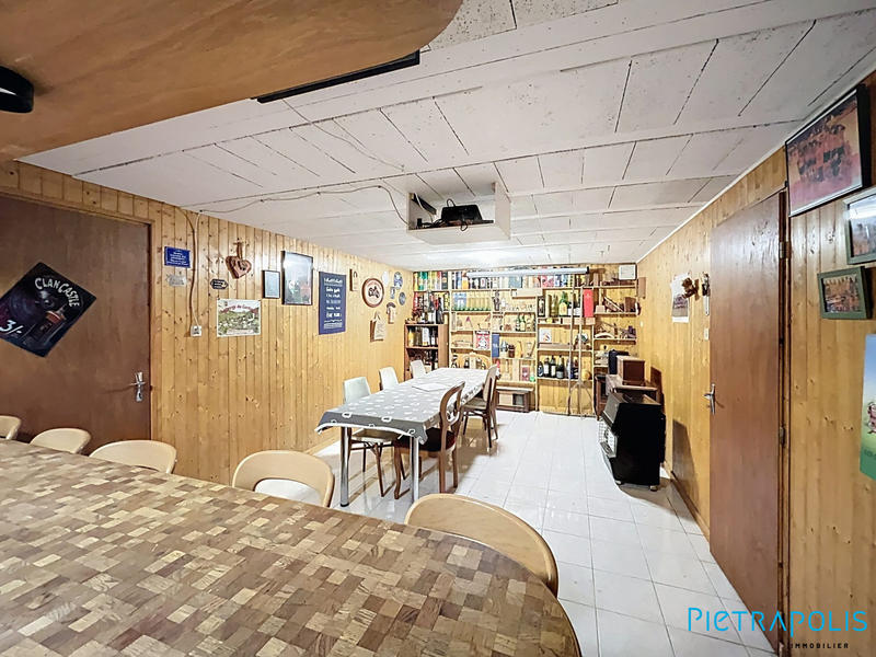 Maison traditionnelle - 182 m² - 6 pièces