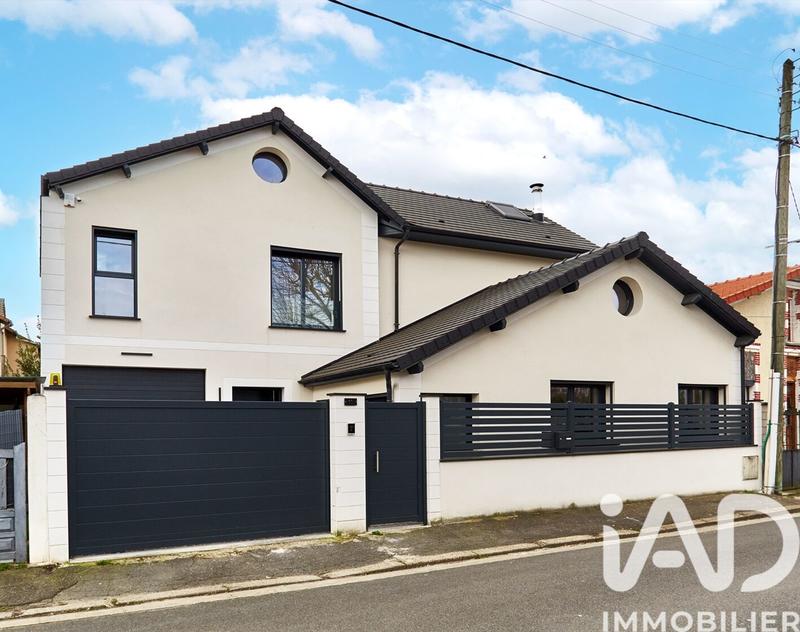 Maison - 160 m² - 6 pièces