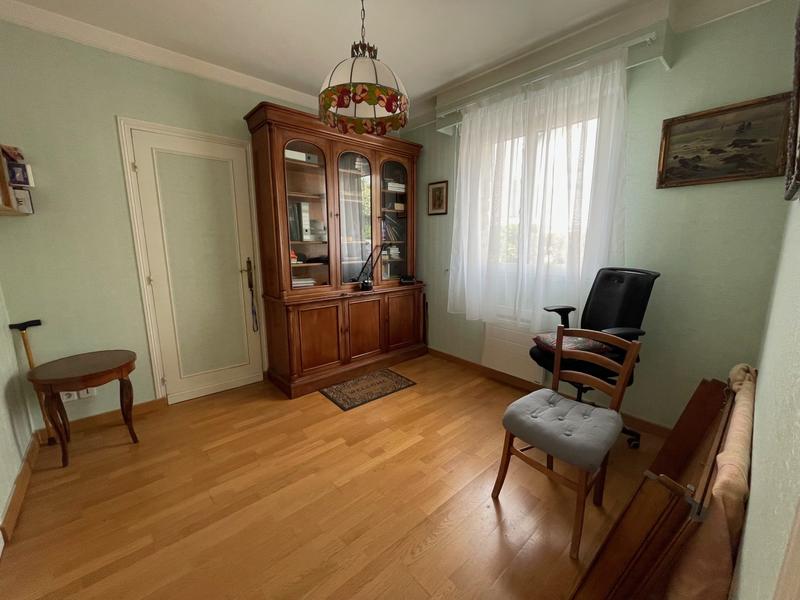 Maison - 180 m² - 9 pièces