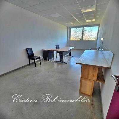 Bureau - 86 m² - 3 pièces