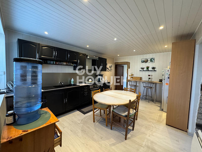 Maison - 220 m² - 5 pièces