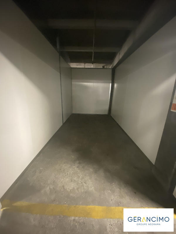 Parking / Garage - 15 m²