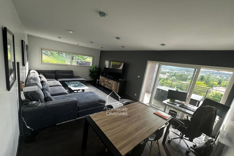 Villa - 290 m² - 9 pièces