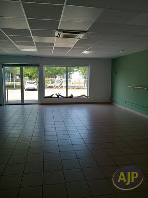 Local commercial - 60 m² - 2 pièces