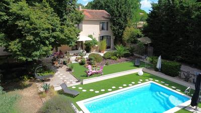 Maison - 281 m² - 8 pièces