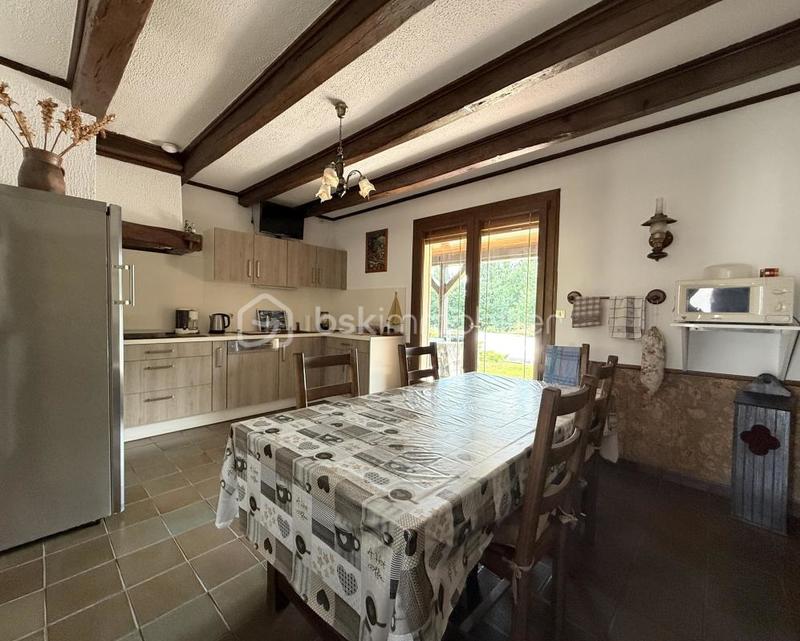 Maison - 230 m² - 4 pièces