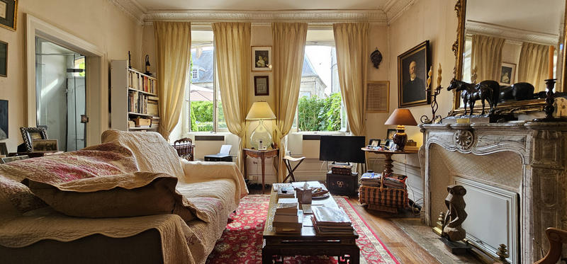 Propriété - 224 m² - 10 pièces