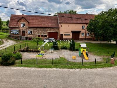 Maison de village - 171 m² - 7 pièces