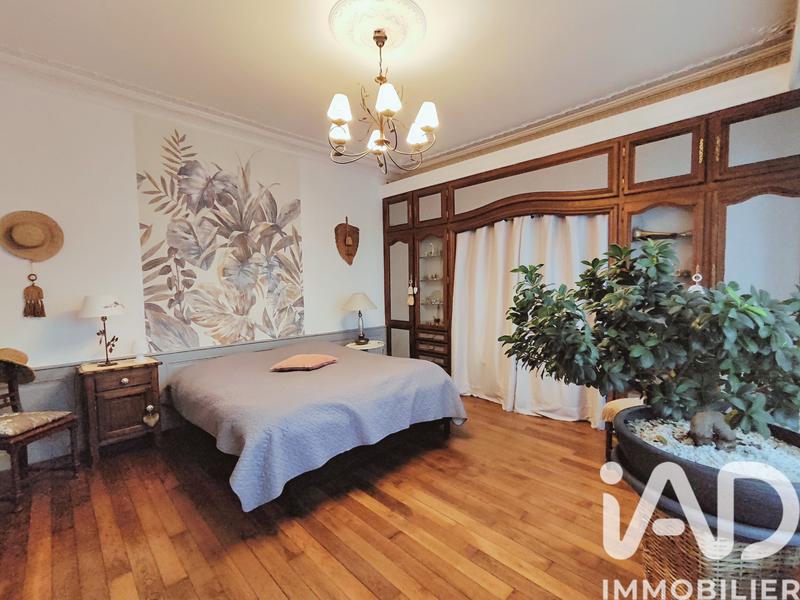 Maison - 378 m² - 10 pièces