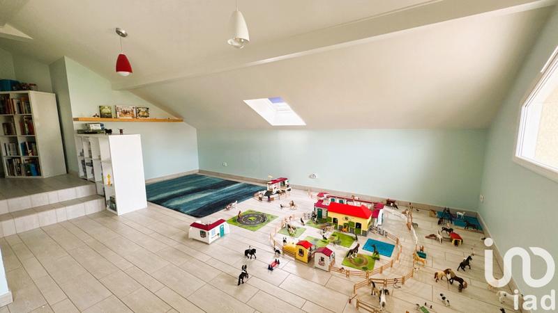 Maison - 215 m² - 6 pièces