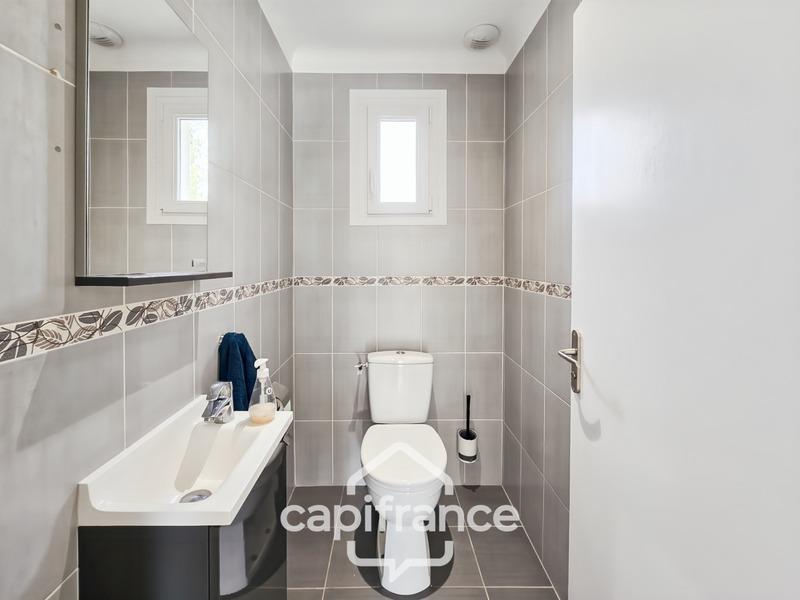 Maison - 222 m² - 6 pièces