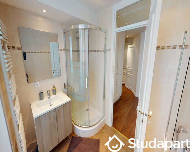 Chambre - 100 m² - 1 pièce