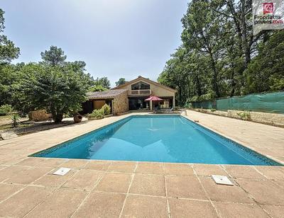 Maison - 282 m² - 6 pièces