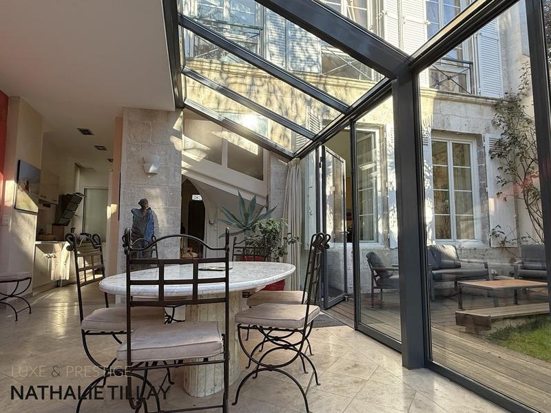 Maison bourgeoise - 260 m² - 9 pièces