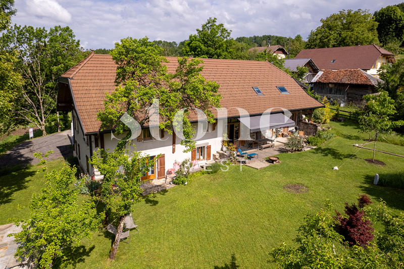 Maison - 350 m² - 8 pièces