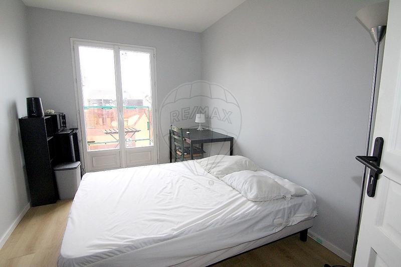 Maison - 142 m² - 9 pièces