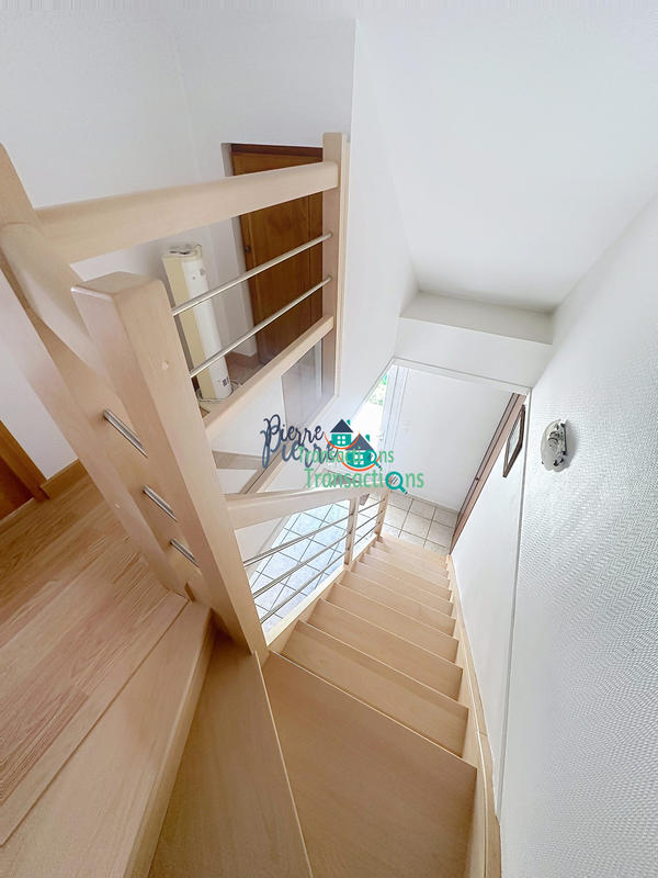 Maison - 158 m² - 6 pièces