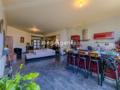 Appartement - 150 m² - 5 pièces