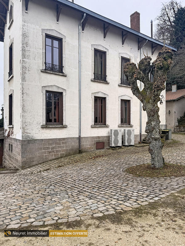 Propriété - 360 m² - 12 pièces