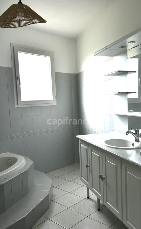 Maison - 151 m² - 9 pièces