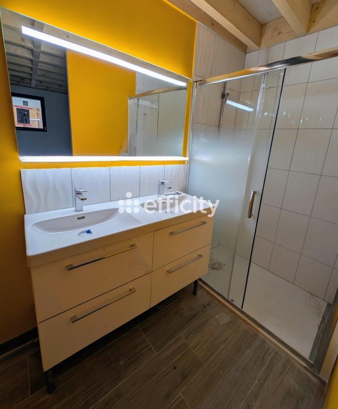 Maison - 250 m² - 7 pièces