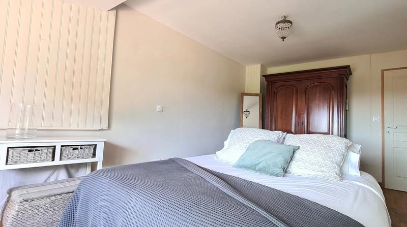 Maison traditionnelle - 185 m² - 8 pièces