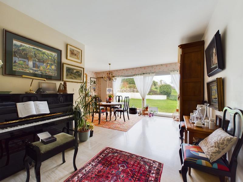 Maison - 213 m² - 8 pièces