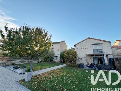 Maison - 202 m² - 7 pièces