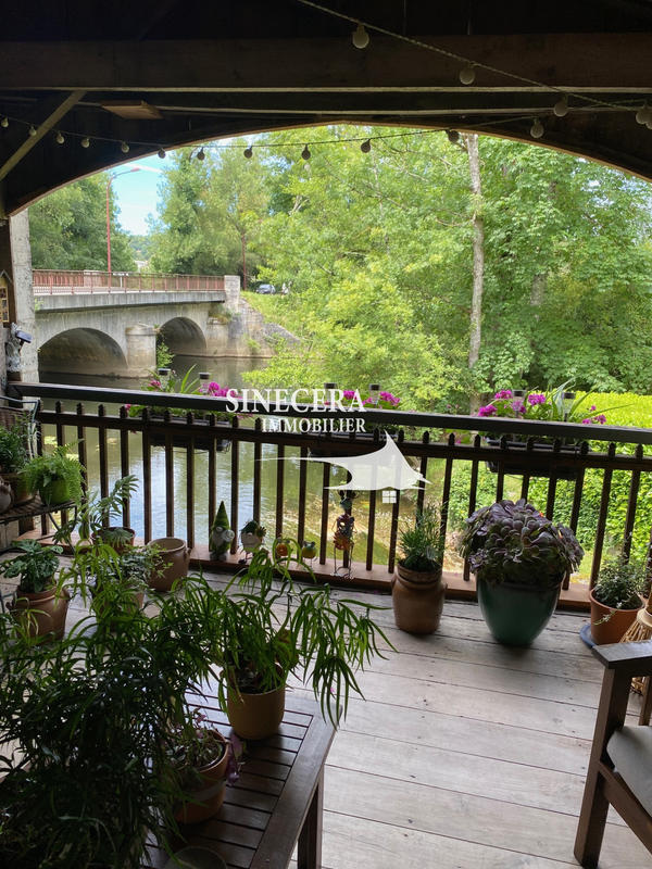 Propriété - 220 m² - 8 pièces