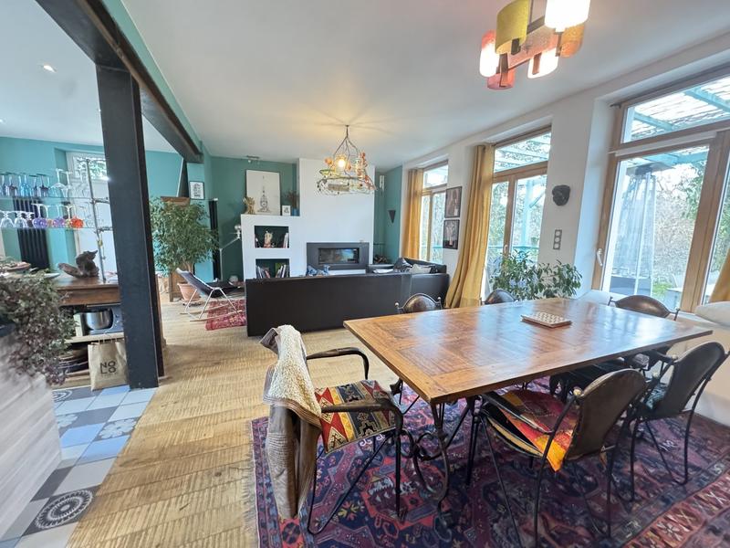 Maison - 180 m² - 7 pièces