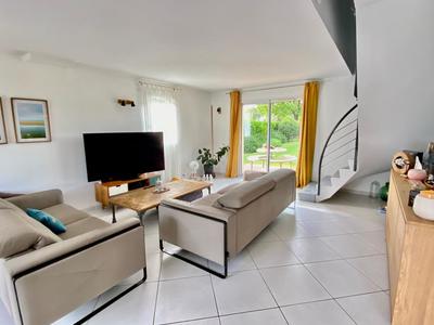 Maison - 143 m² - 6 pièces