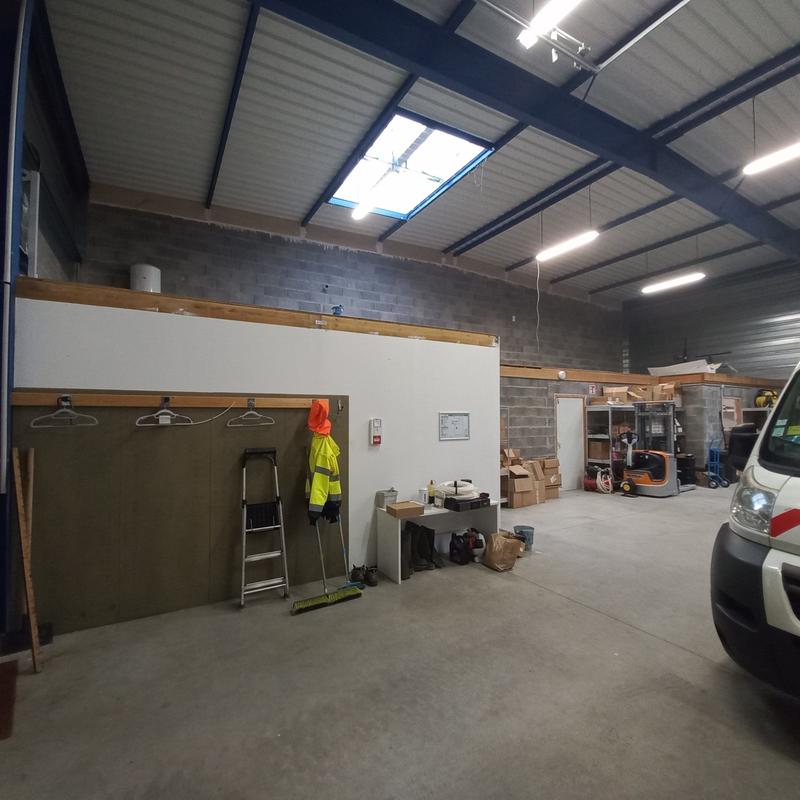 Local d'activités - 691 m²