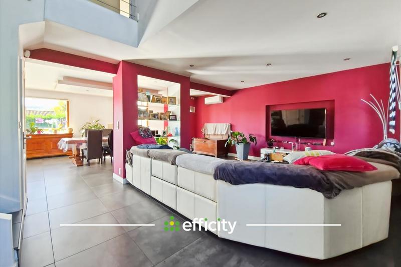 Maison - 200 m² - 6 pièces