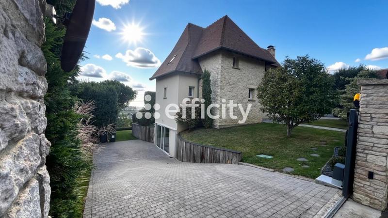 Maison - 156 m² - 4 pièces