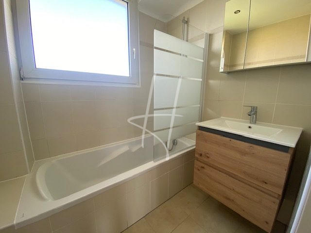 Appartement - 81 m² - 4 pièces