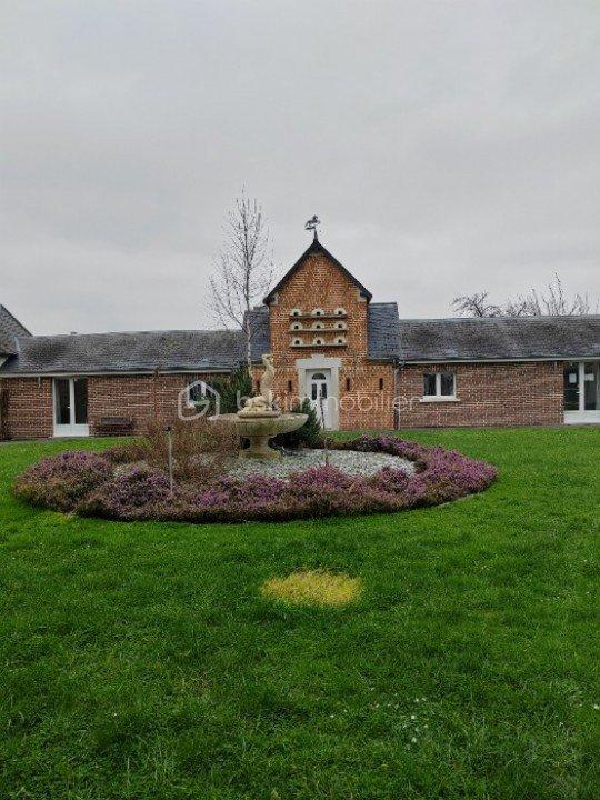 Maison - 689 m² - 30 pièces