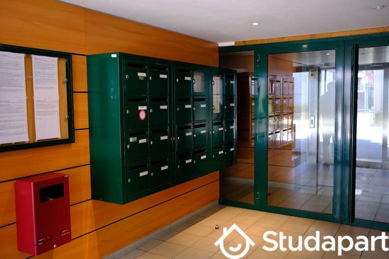 Chambre - 10 m² - 1 pièce