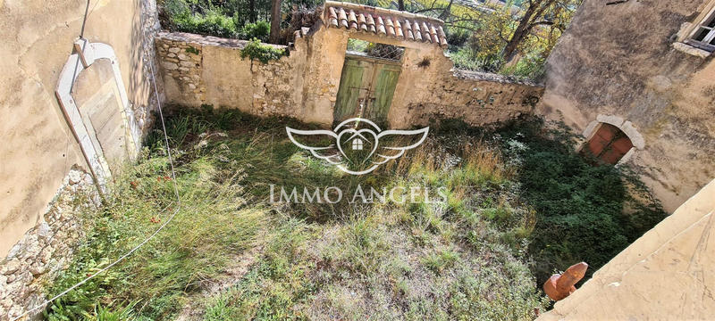 Mas - 2 500 m² - 30 pièces