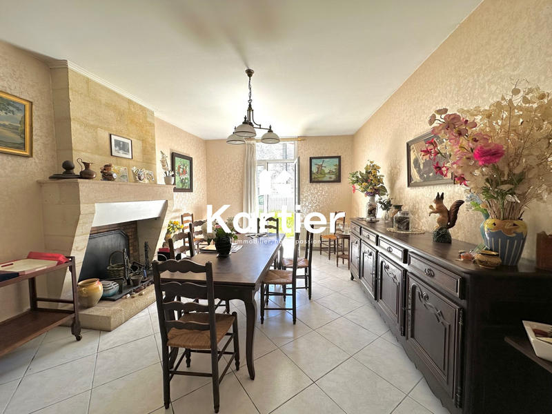 Maison ancienne - 800 m² - 12 pièces