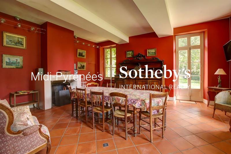 Maison de maîtres - 484 m² - 17 pièces