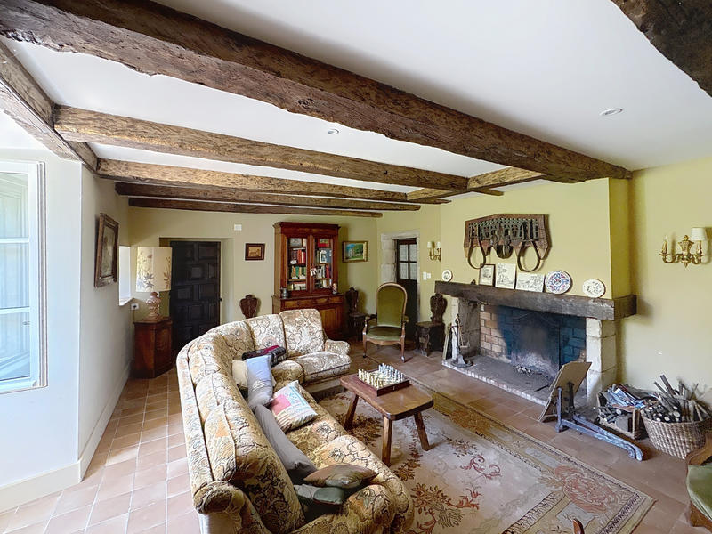 Maison - 250 m² - 8 pièces