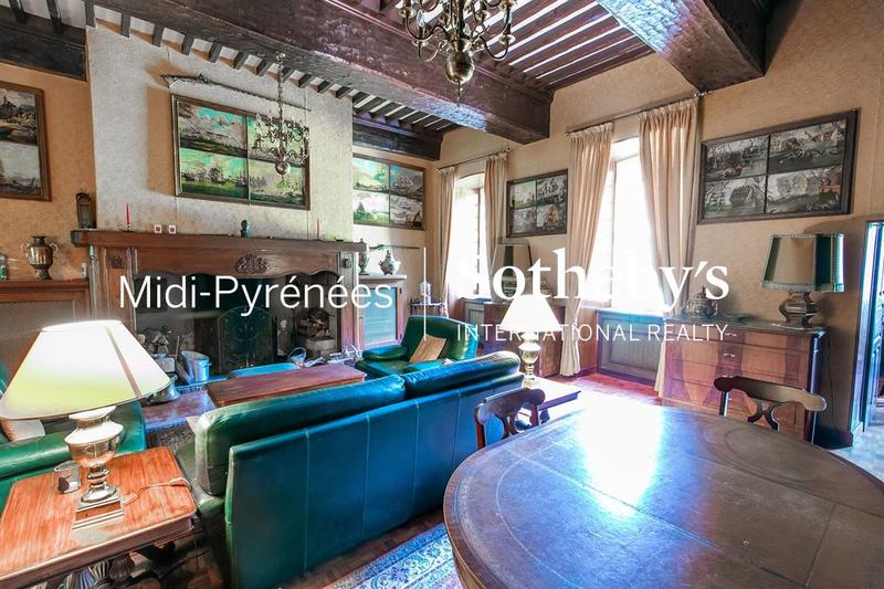 Manoir - 1 000 m² - 28 pièces