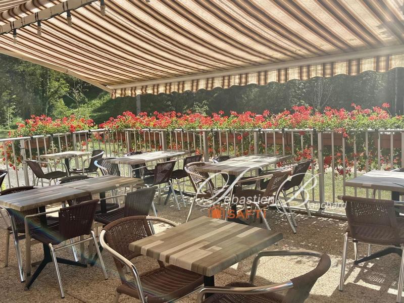 Local commercial - 136 m²