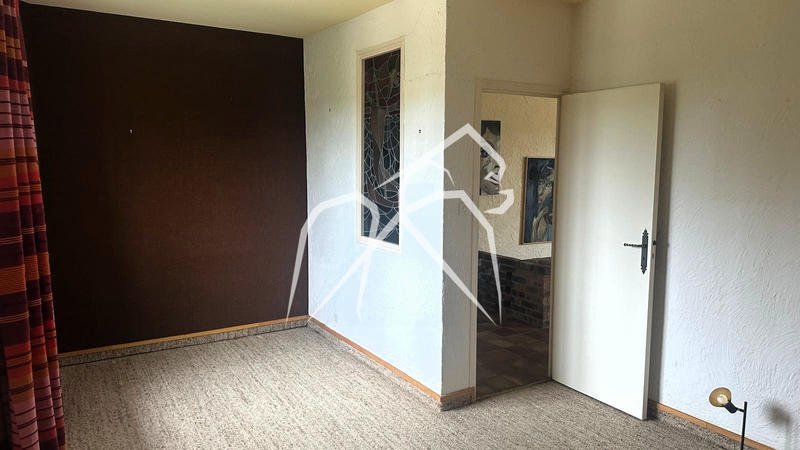 Maison - 300 m² - 9 pièces