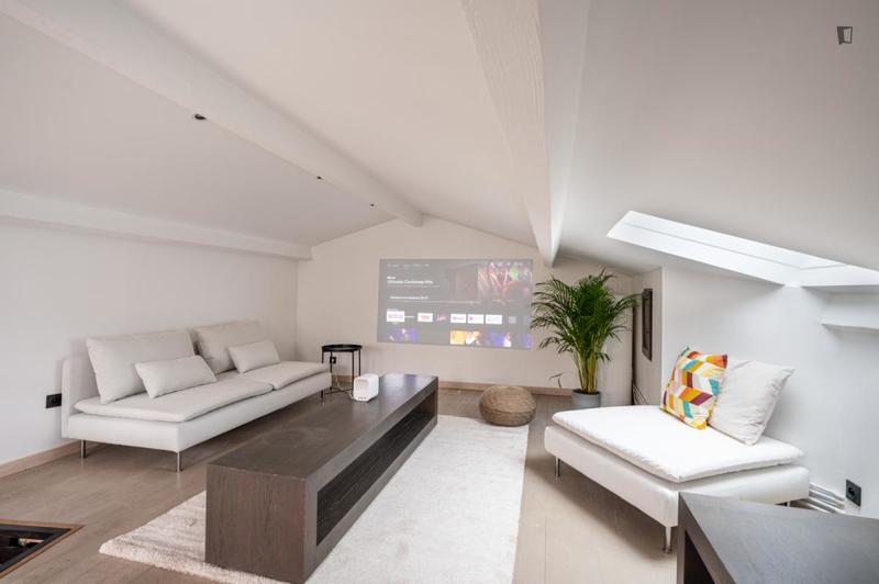 Chambre - 10 m² - 7 pièces