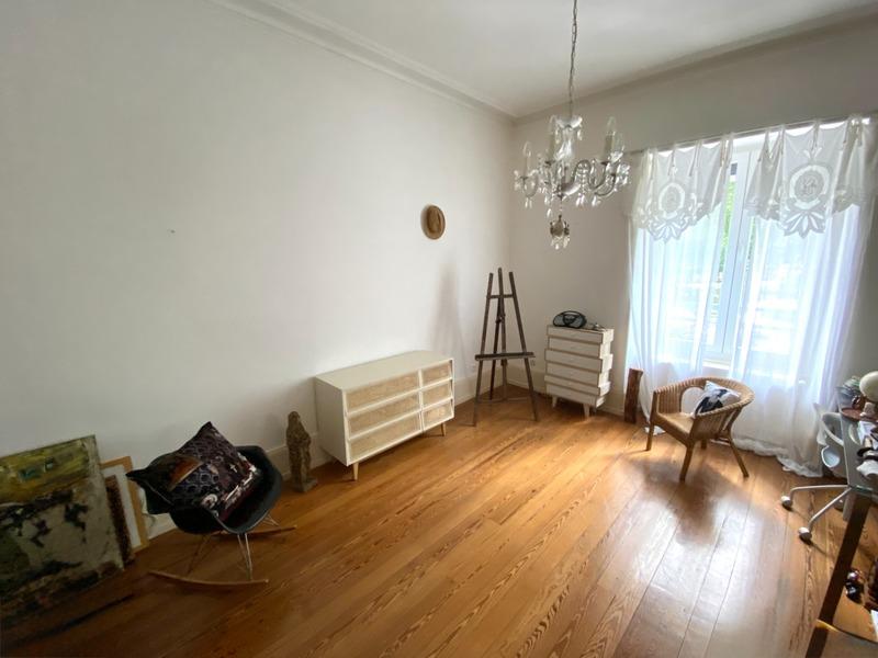 Appartement bourgeois - 104 m² - 5 pièces